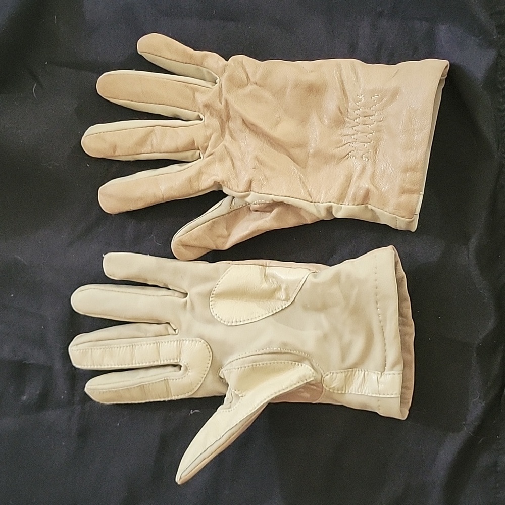 Women's Aris/Isotoner Leather gloves